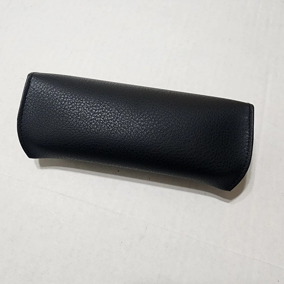 RAY-BAN Black Pebbled Leather Sunglasses Case - Picture 2 of 8